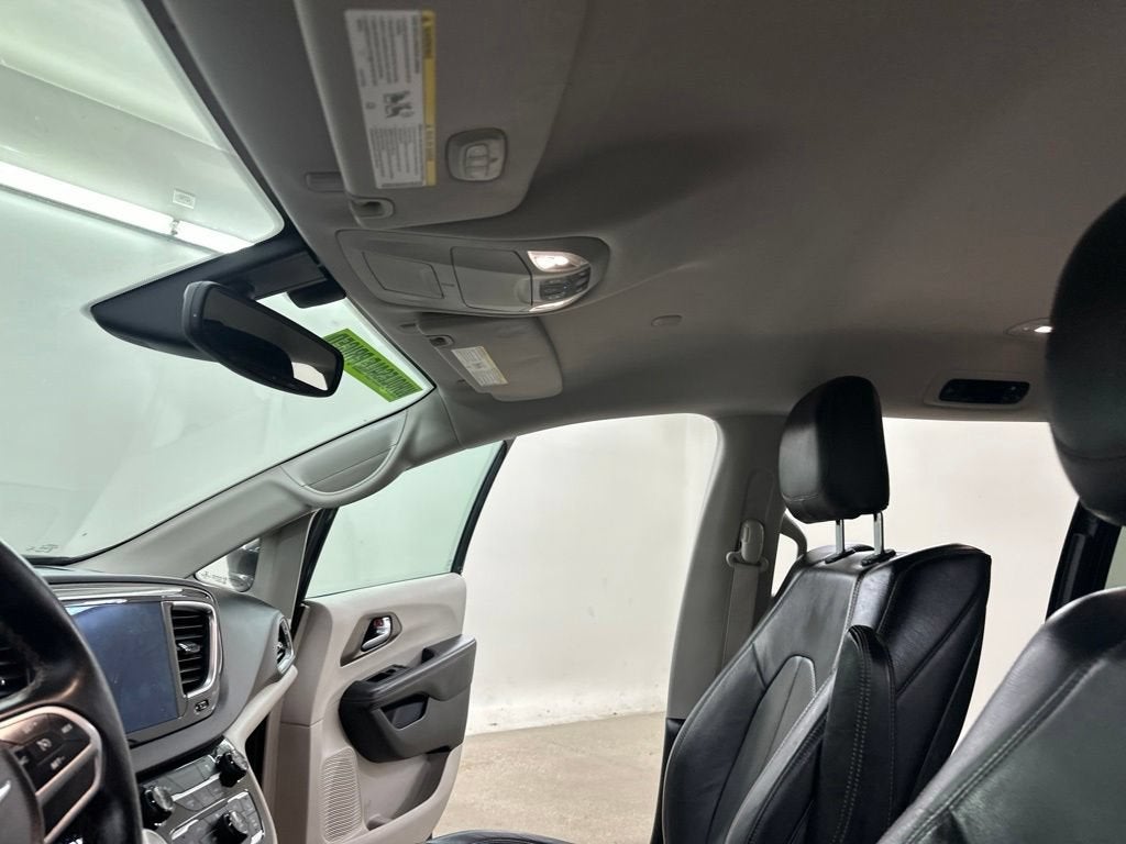 2017 Chrysler Pacifica Touring-L Plus