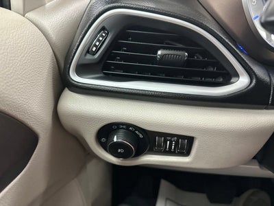 2017 Chrysler Pacifica Touring-L Plus
