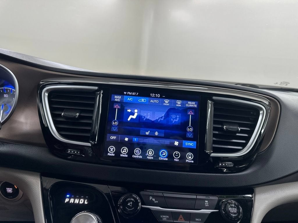 2017 Chrysler Pacifica Touring-L Plus