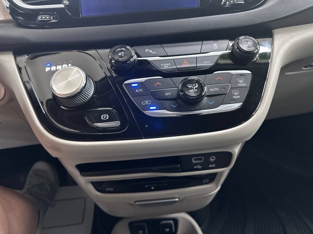 2017 Chrysler Pacifica Touring-L Plus