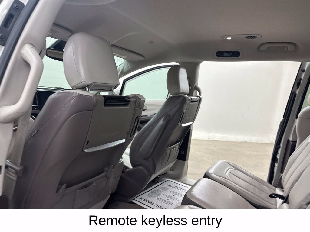 2017 Chrysler Pacifica Touring-L Plus