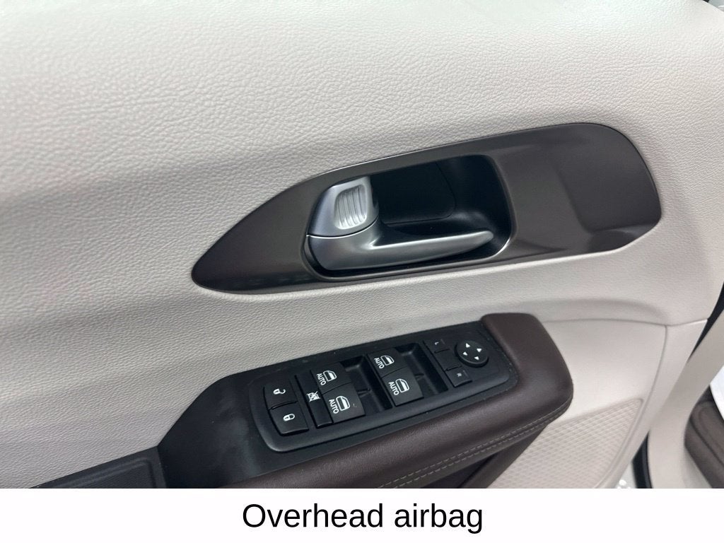 2017 Chrysler Pacifica Touring-L Plus