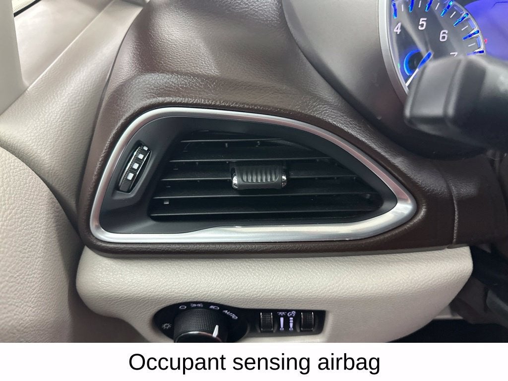 2017 Chrysler Pacifica Touring-L Plus