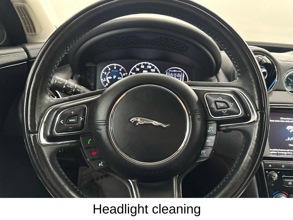 2016 Jaguar XJ R-Sport